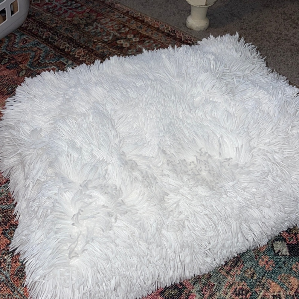Celebrity home white furry blanket